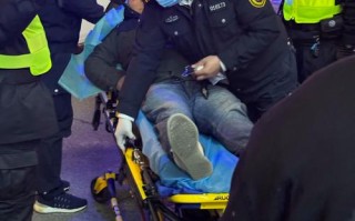 保安机器人为何会溺水自杀？