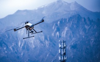 无人机公司如何改变陆地作业？