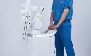 李磊在先进院研究机器人有何突破？