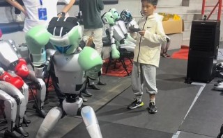 iphone机器人打架