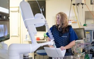 英国AI医生能替代NHS人类医生吗？