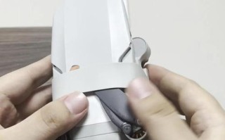 air无人机如何安全用手接住？