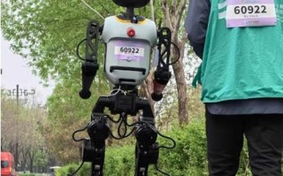 qrio机器人慢跑视频，为何能如此灵活？