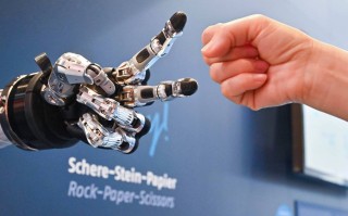 中国AI创新应用如何突破瓶颈？