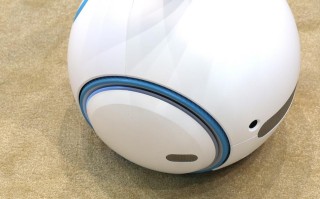 华硕Zenbo机器人，家庭智能助手还是未来玩具？