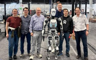 谷歌收购机器人，意在何方？