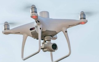 精灵四无人机机翼如何装卸？