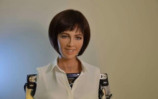 Sophia机器人视频为何如此震撼？