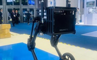 Atlas双足机器人如何实现复杂动态动作？