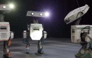 迪士尼机器人电池怎么装？