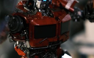 擎天柱如何从卡车变形为机器人？