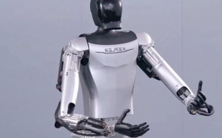 AlphaGo 机器人如何突破人类围棋极限？