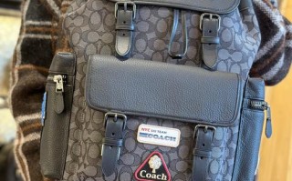 Coach机器人背包有何独特功能？