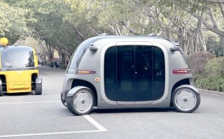 无人驾驶机车如何应对复杂路况？