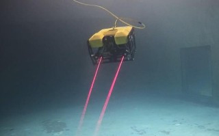 Deep Blue是机器人还是超级计算机？