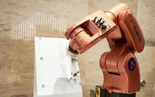 某机器人质量该机器人？