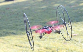 派诺特无人机如何连接？