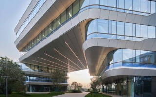 科大讯飞如何引领人工智能产业发展？