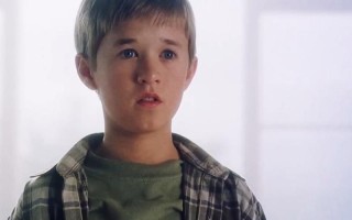 AI电影男主为何总陷困境？