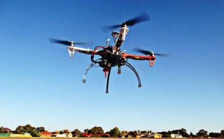 巴黎圣母院救火无人机