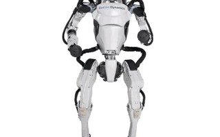 人厉害还是机器人厉害？谁更胜一筹？