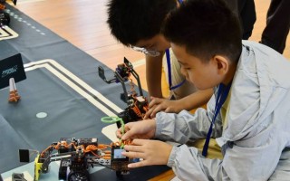 机器人2025年数学能力能超越人类吗？