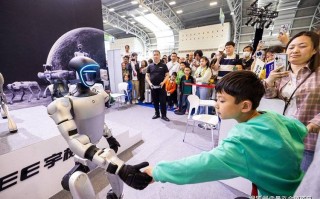 2025南京服务机器人将如何改变生活？