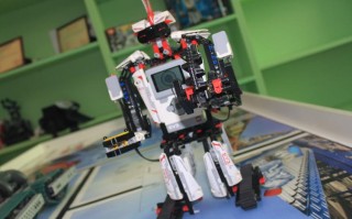 乐高积木机器人组装视频怎么学？