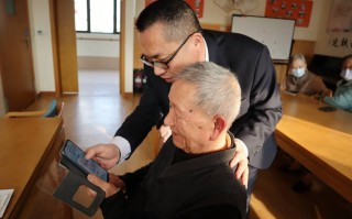 智能机器人 适合老人