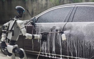 德国机器人洗车流水线如何高效运作？