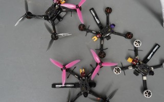 能飞能跑的无人机玩具怎么实现双重功能？