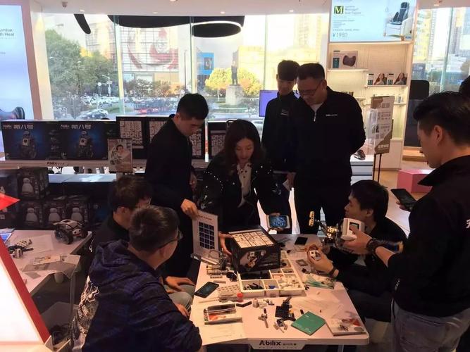 宏图brookstone机器人有何独特功能？-第3张图片-广州国自机器人