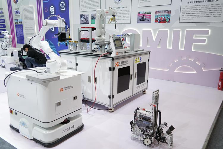 工业人工智能机器人代理如何赋能产业升级？-第1张图片-广州国自机器人