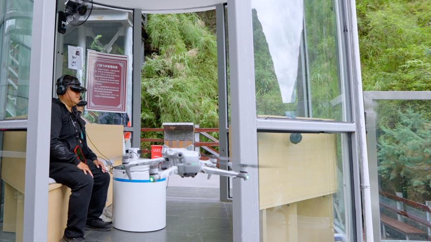 AR如何革新无人机操控与作业体验?-第2张图片-广州国自机器人 AR如何革新无人机操控与作业体验?-第2张图片-广州国自机器人