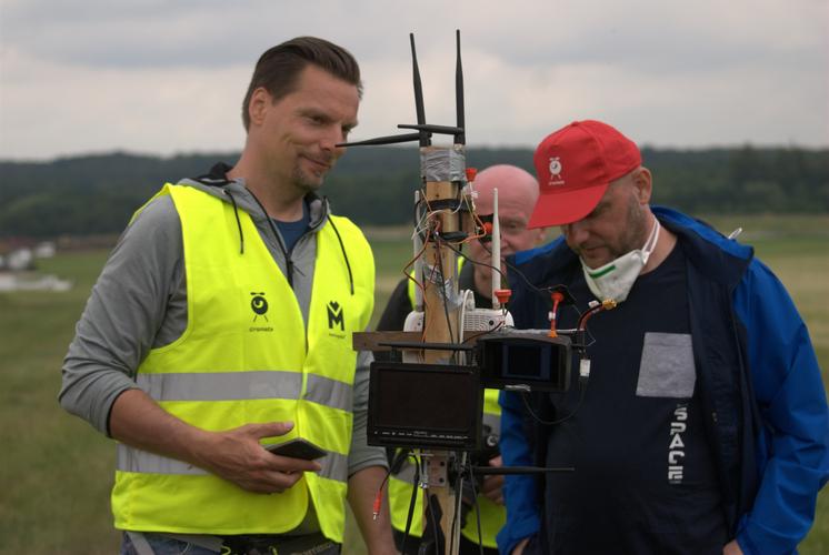 无人机国外比赛获奖人员有何过人之处？-第2张图片-广州国自机器人