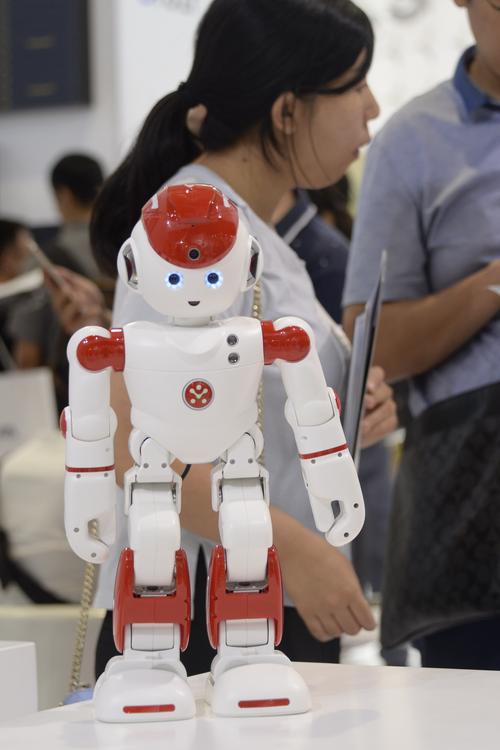 alpha 2 机器人视频-第2张图片-广州国自机器人