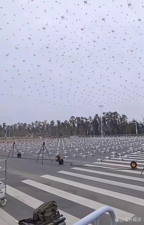 高巨创新无人机表演失误原因何在？-第2张图片-广州国自机器人