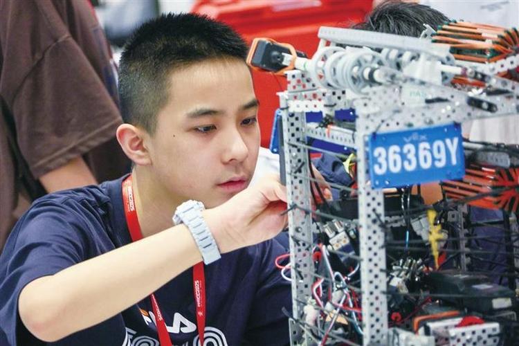 first机器人南京培训，有何特色？-第1张图片-广州国自机器人