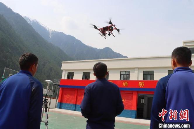 消防大队为何测试无人机?-第3张图片-广州国自机器人 消防大队为何测试无人机?-第3张图片-广州国自机器人