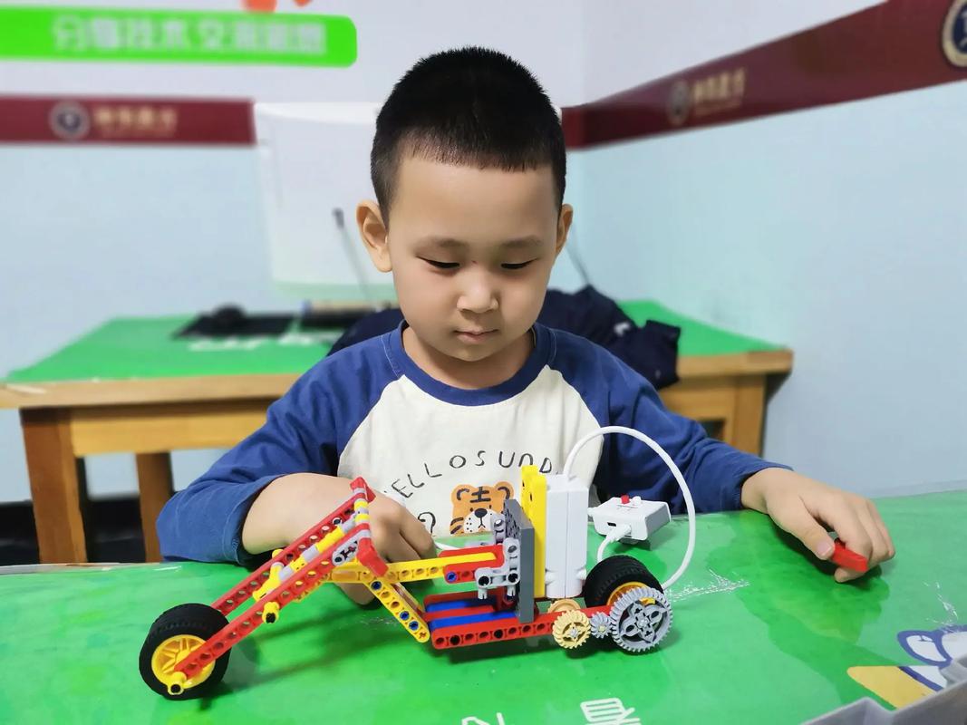 abilix机器人搭建视频，如何快速学会？-第2张图片-广州国自机器人