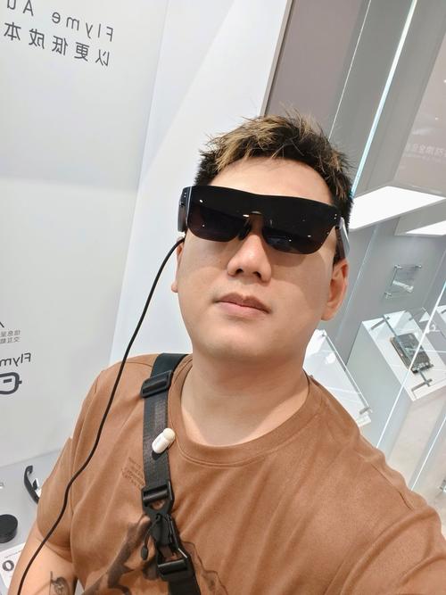 无人机配飞行眼镜摆摊,能行吗?-第1张图片-广州国自机器人 无人机配飞行眼镜摆摊,能行吗?-第1张图片-广州国自机器人