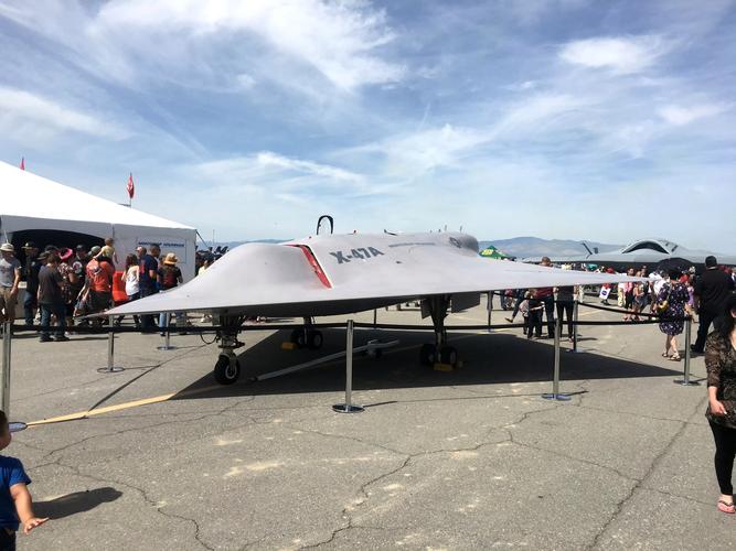 美国最先进的隐形无人机-第2张图片-广州国自机器人