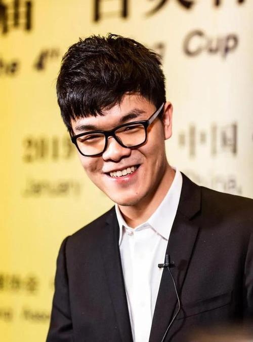 人机巅峰对决,谁更胜一筹?-第2张图片-广州国自机器人 人机巅峰对决,谁更胜一筹?-第2张图片-广州国自机器人