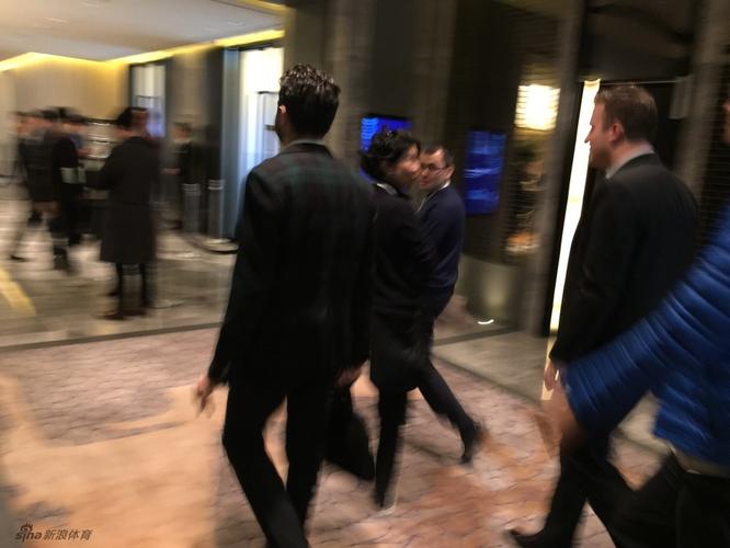 人机巅峰对决，李世石如何应对AI棋局？-第3张图片-广州国自机器人