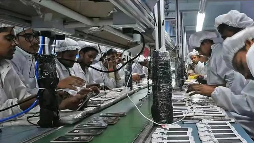 富士康AI取代人工，失业潮如何应对？-第3张图片-广州国自机器人