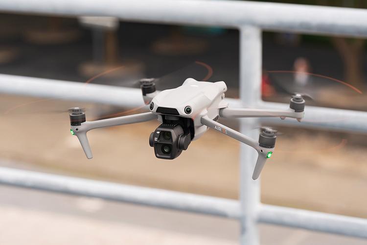 大疆无人机最新外国测评，究竟表现如何？-第2张图片-广州国自机器人