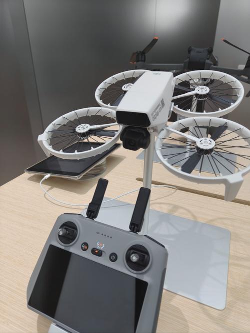 大疆无人机最新外国测评,究竟表现如何?-第1张图片-广州国自机器人 大疆无人机最新外国测评,究竟表现如何?-第1张图片-广州国自机器人