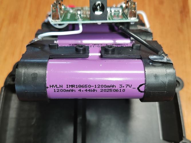 妈宝智能早教机器人充电孔在哪？-第1张图片-广州国自机器人