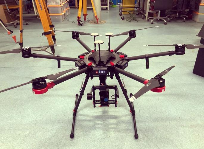 M600改装无人机照明-第1张图片-广州国自机器人