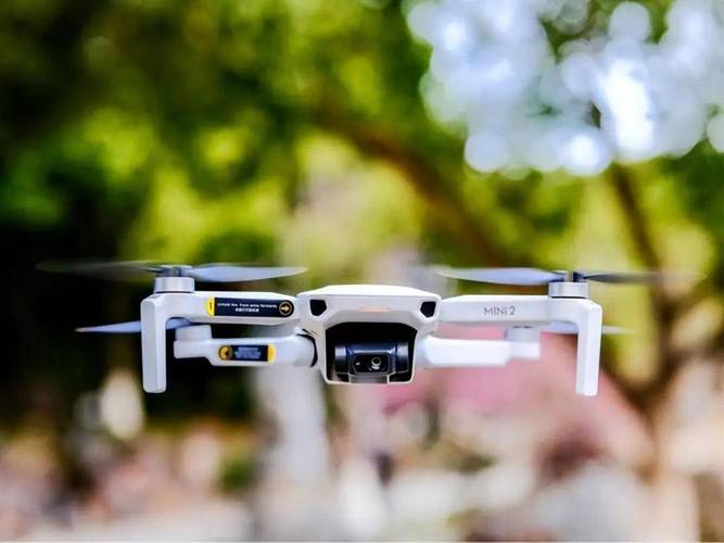 微型无人机怎么选？便宜又小巧的有哪些？-第3张图片-广州国自机器人